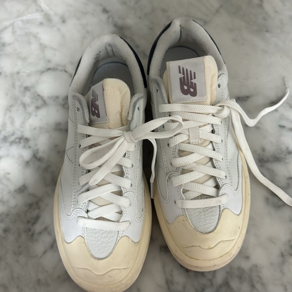 New balance ct302 I only used it once - Picture 2 of 4